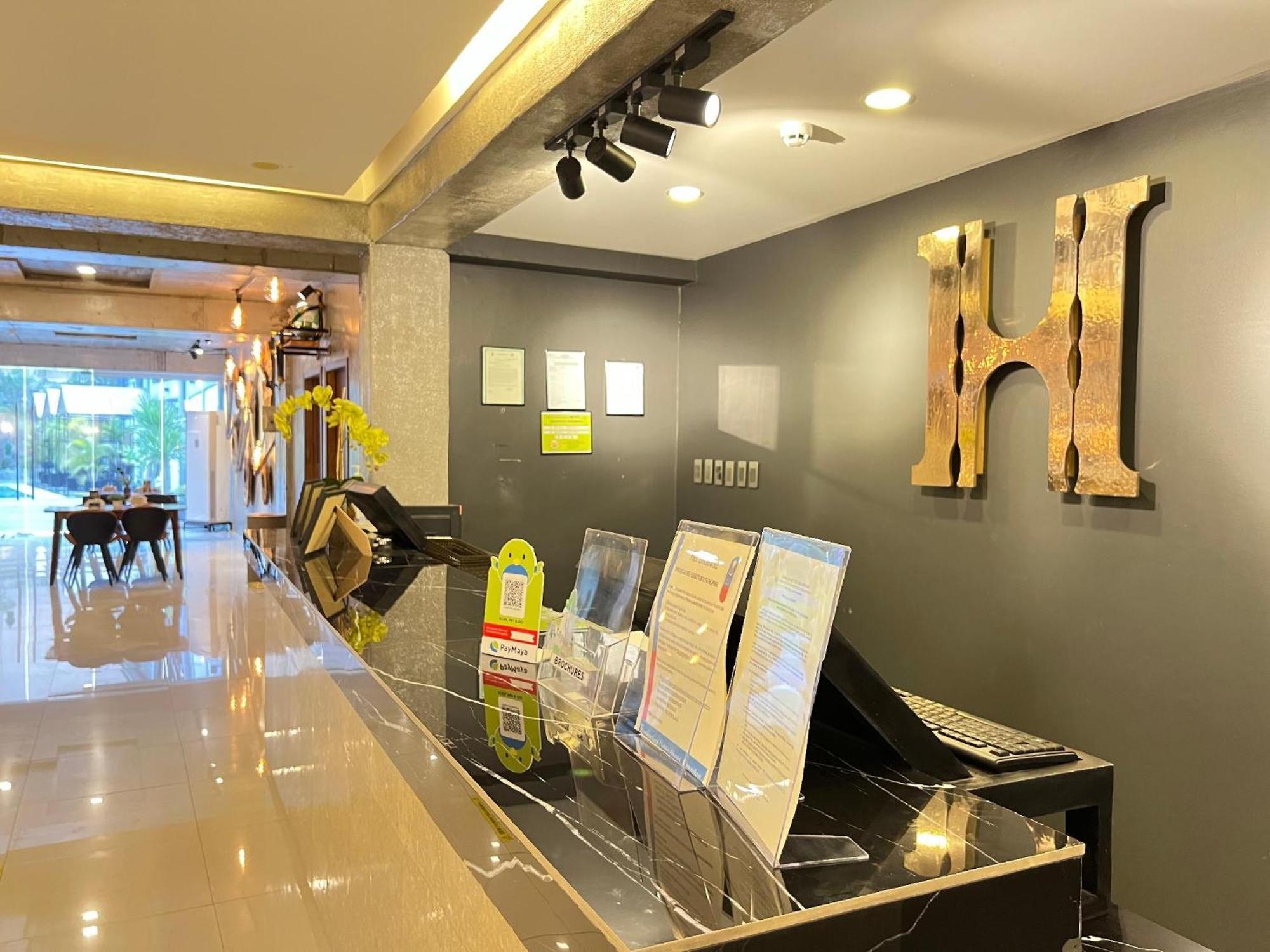 Hotel Halo Angeles City ภายนอก รูปภาพ
