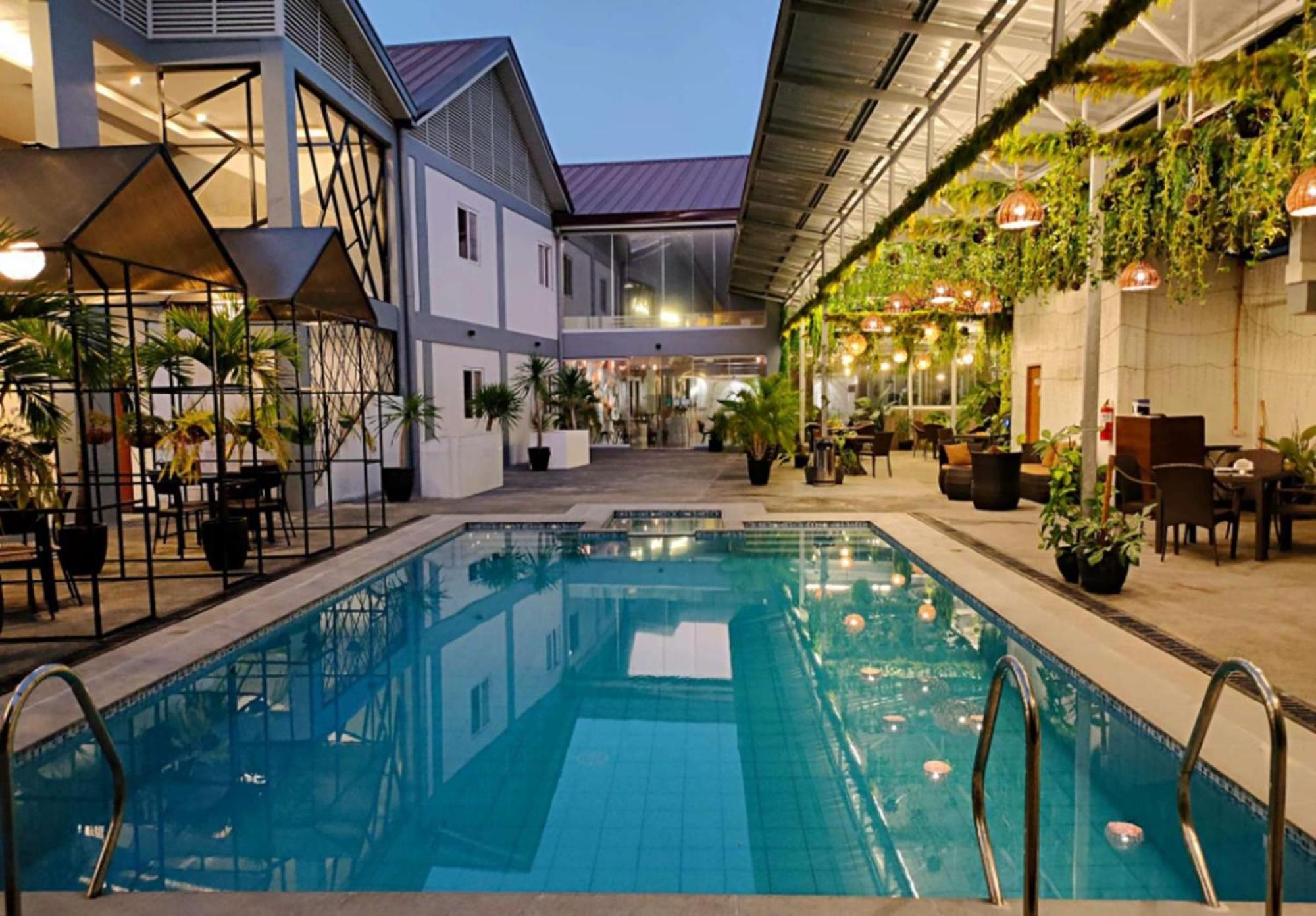 Hotel Halo Angeles City ภายนอก รูปภาพ